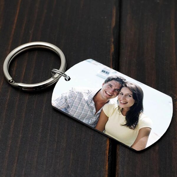 egyedi kulcstartó pároknak saját fényképpel biléta alakú kép
